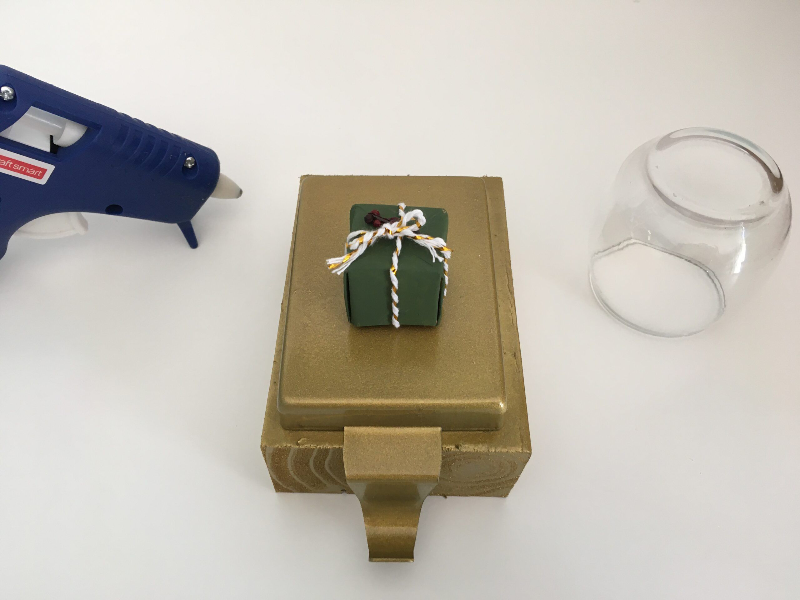 Stocking Holder (Snow Globe Inspired) Ivy&Iron